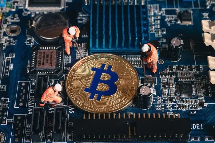 The Dark Side of Bitcoin: Climate Damages Shot Up 126 Times Since 2016