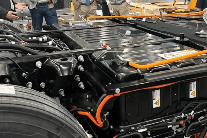 Inside Look at Tesla Semi’s Battery System Emerges