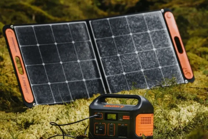 The Ultimate Outdoor Companion: A Review of the Jackery Solar Generator 1000 System