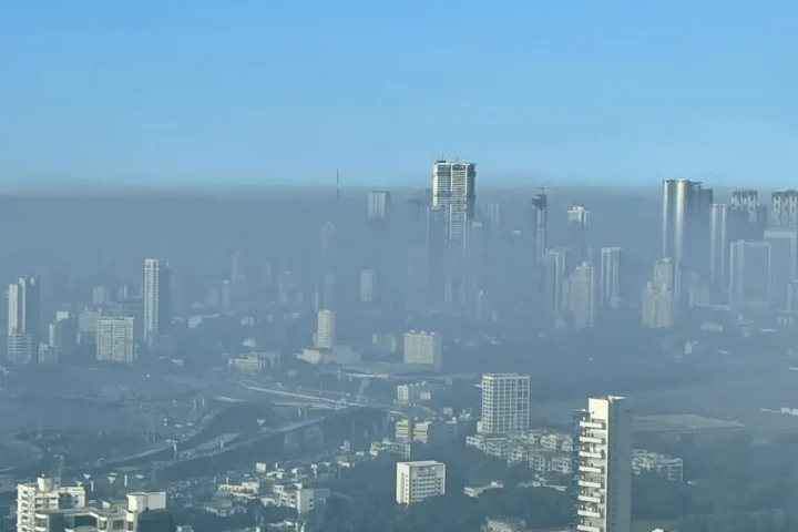 Mumbai’s Air Pollution Crisis Continues : Hazardous Air Quality Levels