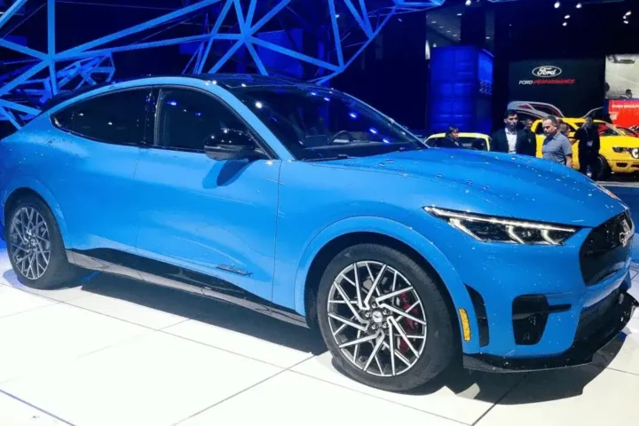 Price Wars Looming: Tesla, Ford Reduce EV Prices Amid Subsidy Changes