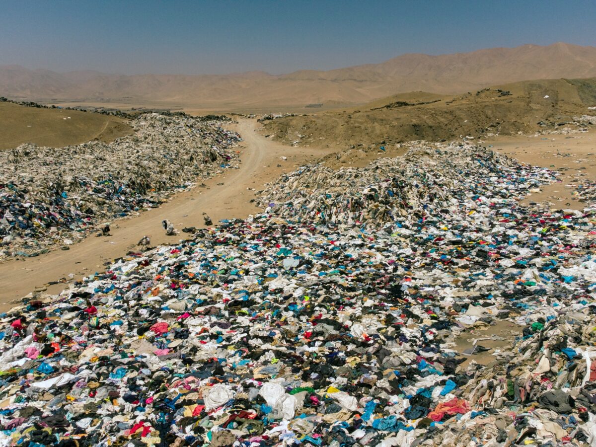Massive Toxic Clothing Dump in Atacama Desert Now Shockingly Visible ...