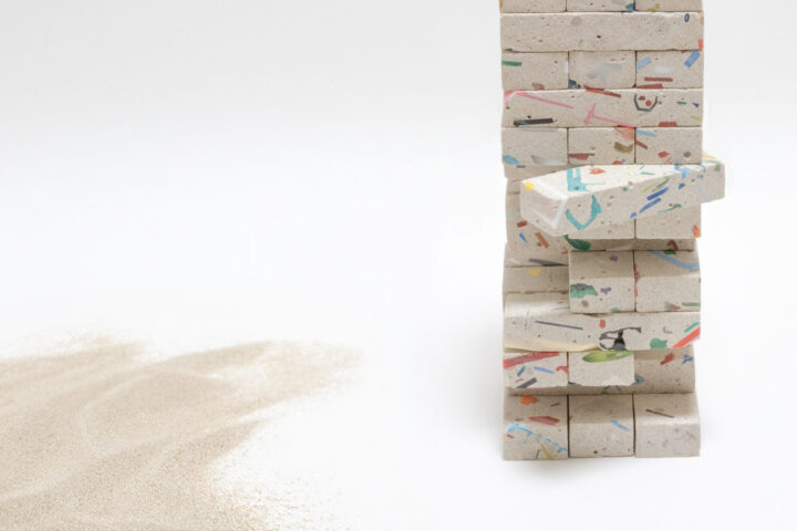 A balancing tower game made from upcycled marine plastic waste.( Source: whoddesign )