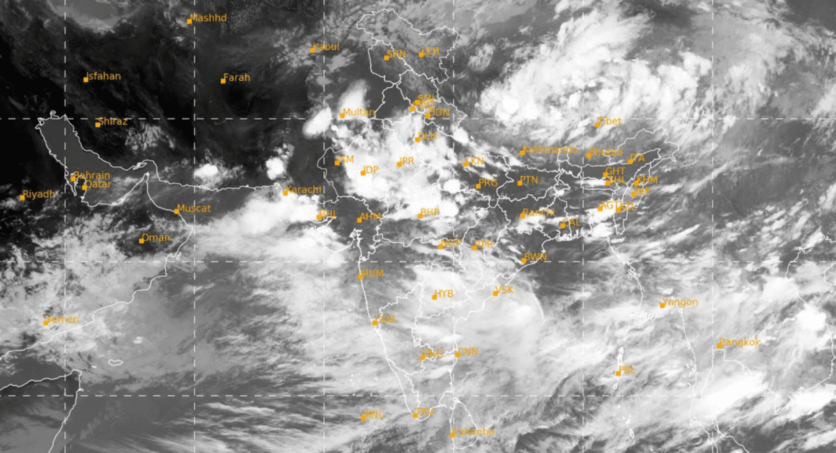 High Tide Warning for Mumbai: Red and Orange Alerts Issued Across Maharashtra, Several States Warned