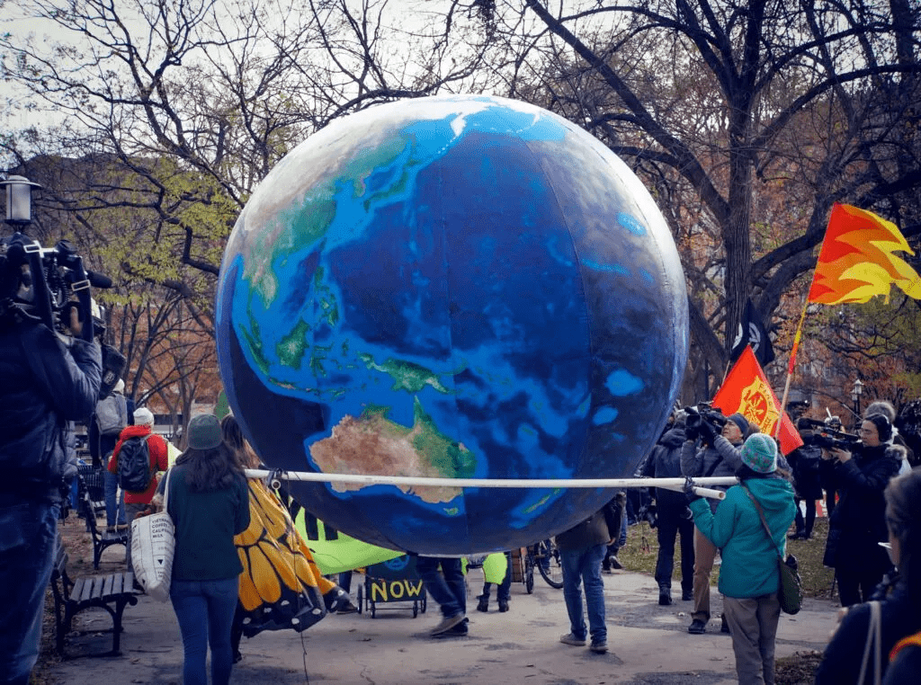 "On December 6th, we’re going to shut down business-as-usual for the financial institutions that profit off of the climate crisis and immigrant detention. Meet us at 11am in Franklin Square (14th St. and I St. NW, Washington, DC 20005) for a rally featuring Jane Fonda and Fire Drill Fridays along with Saket Soni, the Executive Director of the National Guestworker Alliance, GreenFaith, the Francisican Action Network and other climate, faith and migrant justice organizers