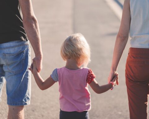 Representative Image: Parents and child. Photo Source: Pexels (Pixabay)