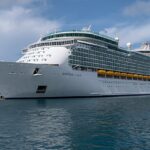 Exterior of the Mariner of the Seas.Photo Source:Gregory Varnum (CC BY-SA 4.0)