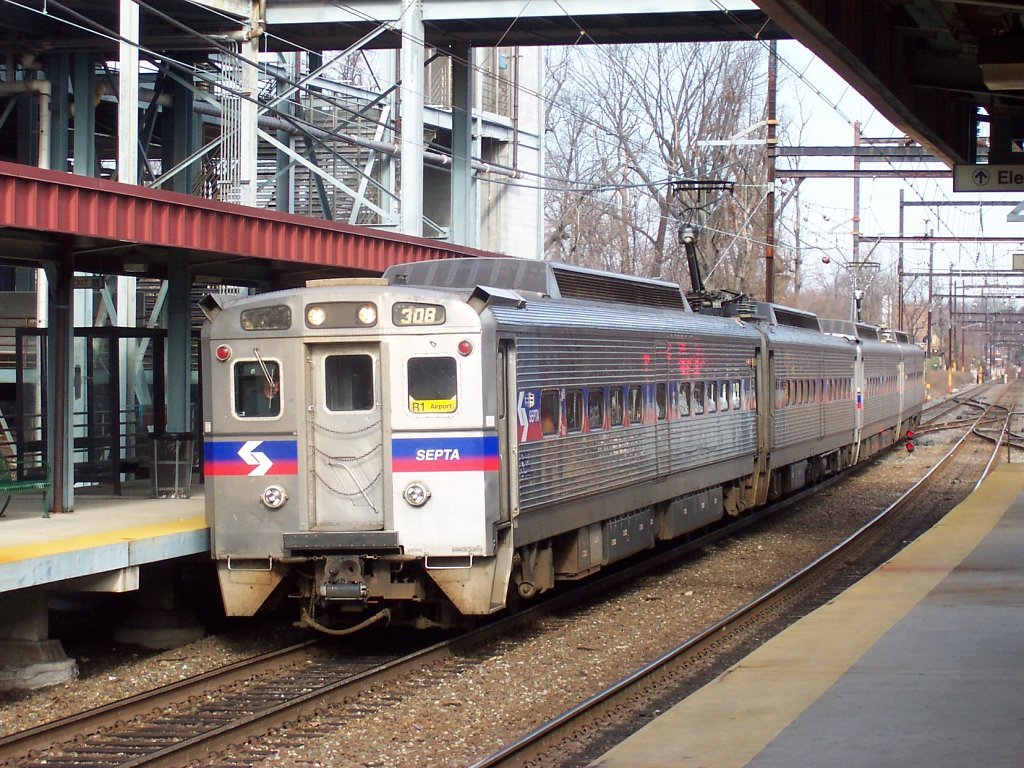 Representative Image: SEPTA GE Silverliner #308 leads Train 4127 signed as at Fern Rock Transportation Center, bound for Philadelphia Airport via downtown. Photo Source: Adam E. Moreira (CC BY-SA 3.0)