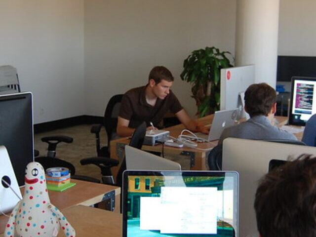 Representative Image People working, Tara Calihman (CC BY-NC 2.0)