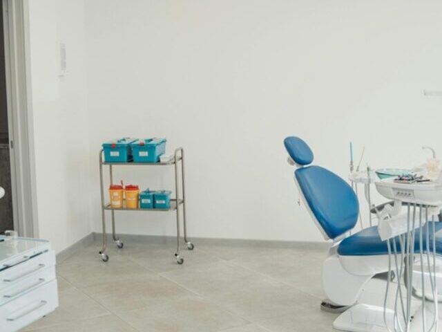 Representative Image: A Clinic with Dental Equipment. Photo Source: Tima Miroshnichenko (Pexels)