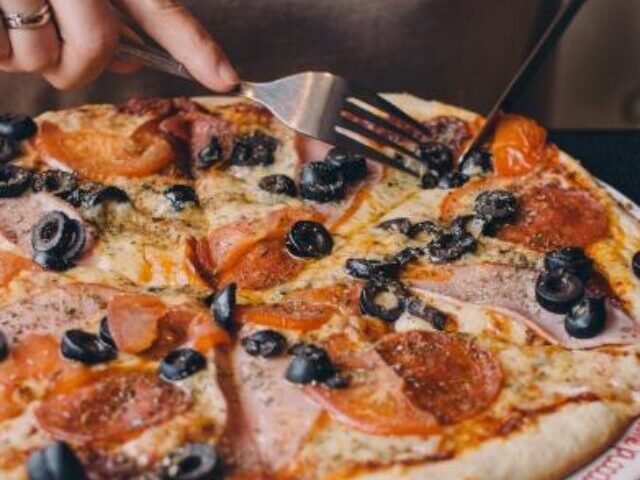 Pi Day 2025 Pizza Chains Offer $3.14 Deals Nationwide (2)
