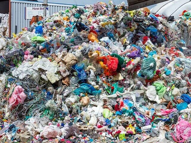 cropped-Plastic-Recycling-Stagnant-at-5-Ineffective-Methods-Promoted-8.jpg