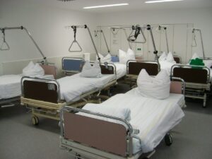 Representative Image. Hospital room with rows of hospital beds. Photo Source - Pxhere (CCO 1.0)