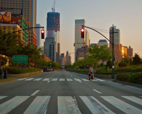 Summer on the West Side Highway, Manhattan, NYC(Photo source Rob Gross)