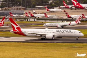 Qantas International Airport - Mitchul Hope (CC BY-SA 2.0)
