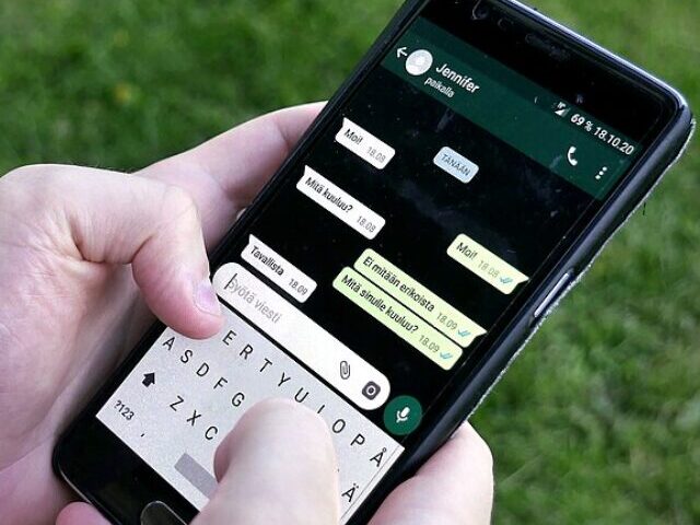 Representative Image of whatsapp usage by people