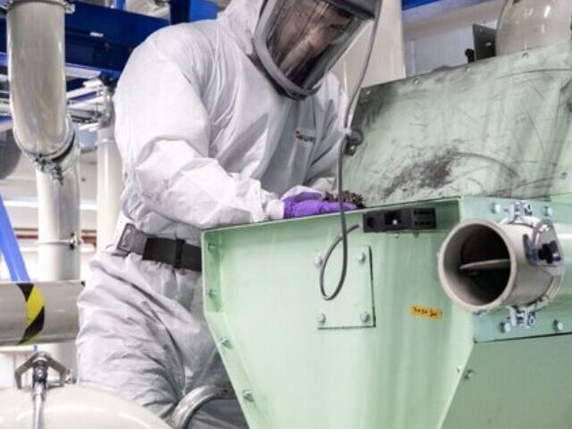 Porsche pilots Recycling processes. Photo Source: News room