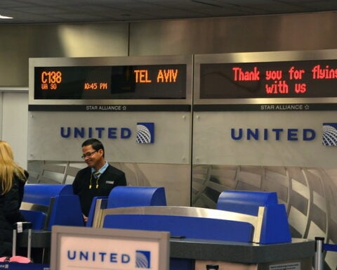 United Airlines, Newark International Airport, (EWR), Newark, NJ Photo Source: Adam Fagen (Flickr)