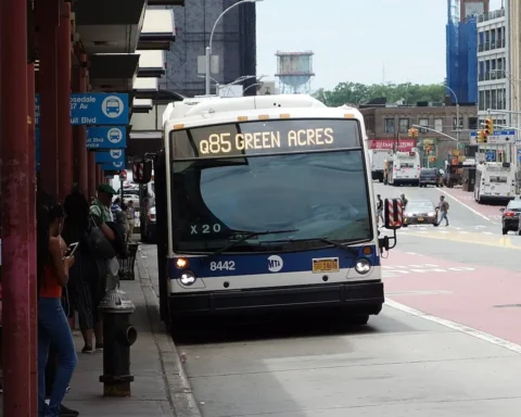 Jamaica Ctr Bus Term td