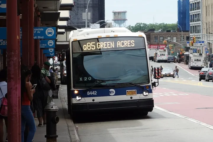 Jamaica Ctr Bus Term td