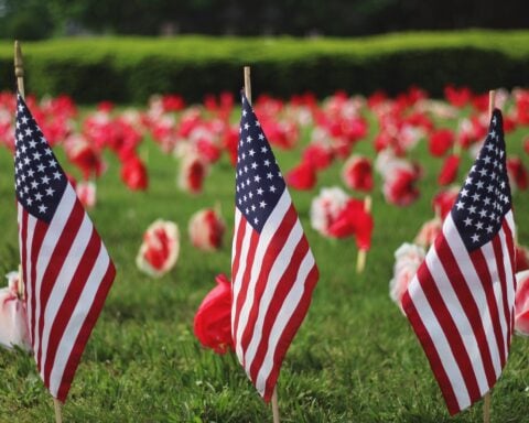 American Flag Photo Source :- Needpix.com Photo Credit :- pixababy.com