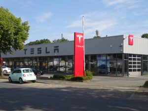 Tesla Store. Photo Source: harry_nl (CC BY-NC-SA 2.0)