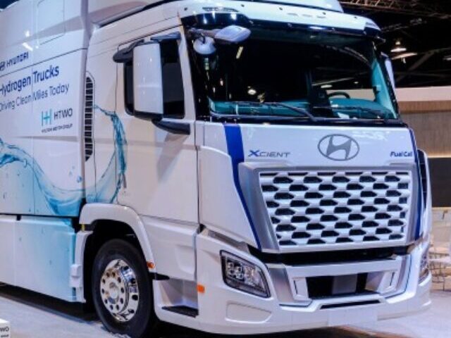 cropped-Hyundai-Hydrogen-Truck-Logs-8M-Miles-in-13-Countries-10.jpg