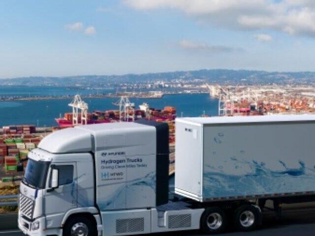 cropped-Hyundai-Hydrogen-Truck-Logs-8M-Miles-in-13-Countries-12.jpg
