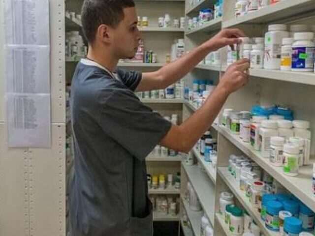 cropped-Pharmacy-First-Treats-5M-Sore-Throats-Most-Common.jpg