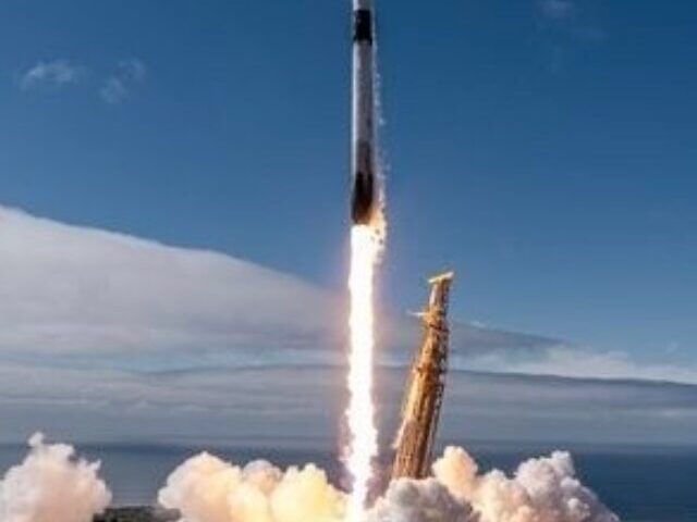 cropped-SpaceX-Reaches-450-Falcon-9-Booster-Landings-3.jpg