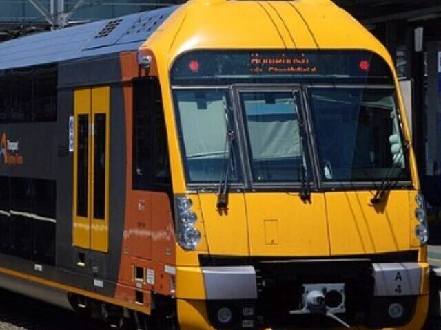 cropped-Sydney-Trains-Crash-as-Cable-Fails-Near-Strathfield-4.jpg