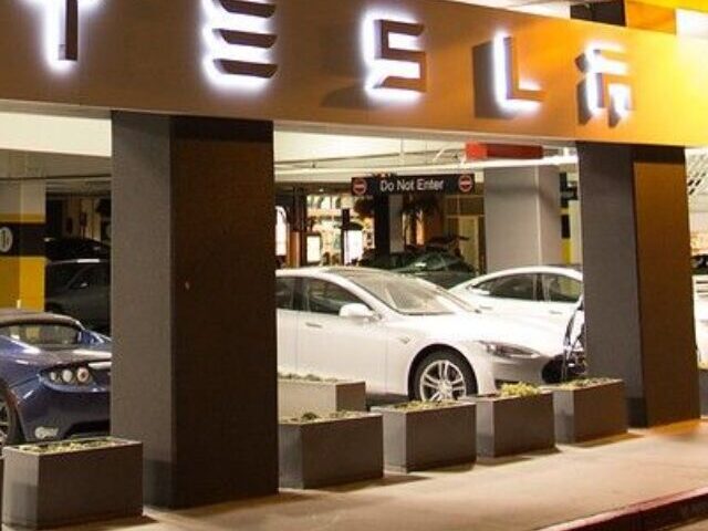 cropped-Tesla-Board-Rethinks-Musks-56B-Pay-11.jpg