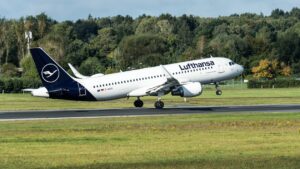 Lufthansa Airbus A320 Landing at Hamburg Airport.