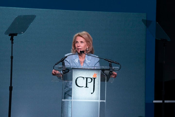Shari Redstone speaks at the 2022 CPJ International Press Freedom Awards (CC BY 2.0)