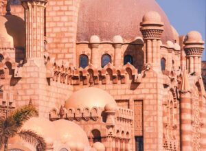 Facade of the Al Sahaba Mosque in Sharm El Sheikh Photo Source: Александр Лич (Pexels)