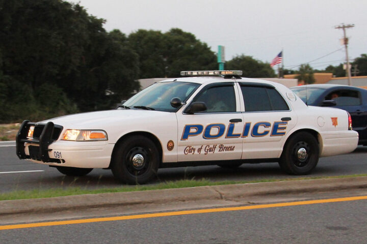Gulf Breeze Florida Police Department - Ford Crown Victoria. Photo Source- Christopher Ebdon(CC BY-NC-SA 2.0)