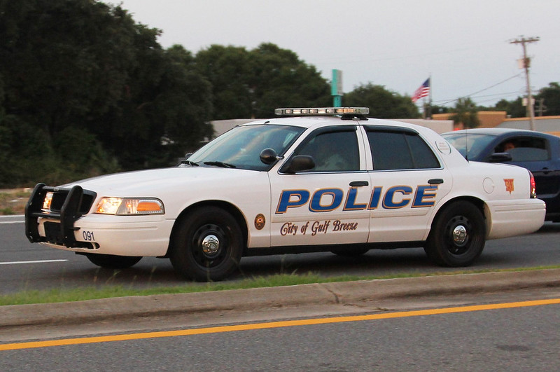 Gulf Breeze Florida Police Department - Ford Crown Victoria. Photo Source- Christopher Ebdon(CC BY-NC-SA 2.0)