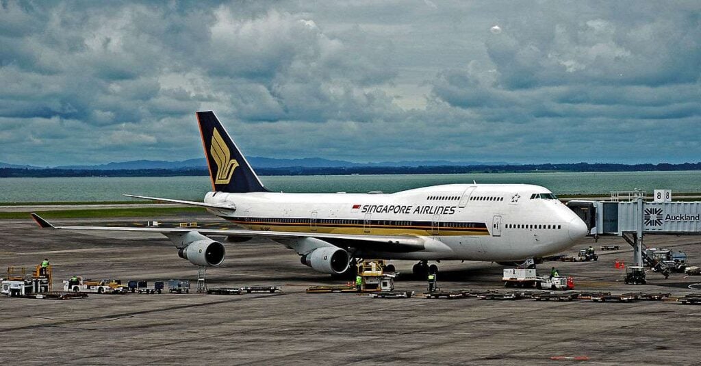 Singapore Airlines Boeing 747-412 Photo Source: wikimedia