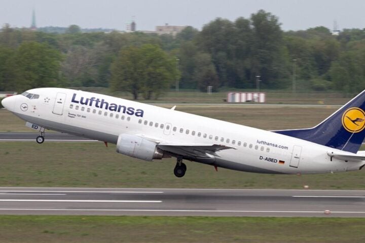 Lufthansa Boeing-737 taking-off