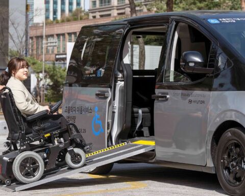Accessible Transportation of Hyundai R1 and Shucle Photo Source: Hyundai