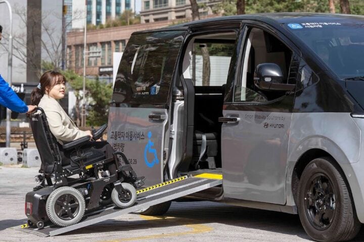 Accessible Transportation of Hyundai R1 and Shucle Photo Source: Hyundai
