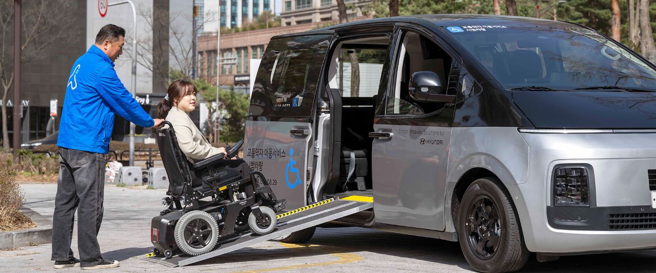 Accessible Transportation of Hyundai R1 and Shucle Photo Source: Hyundai