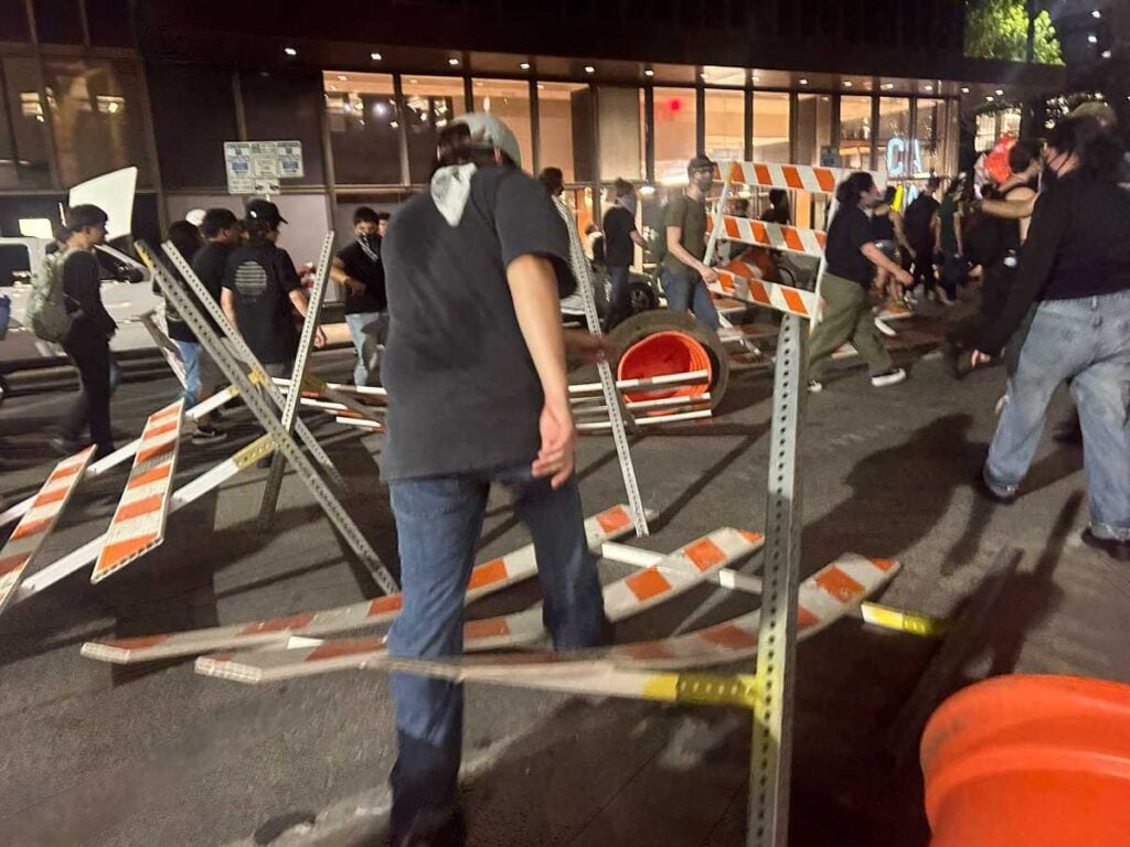 La Protest.