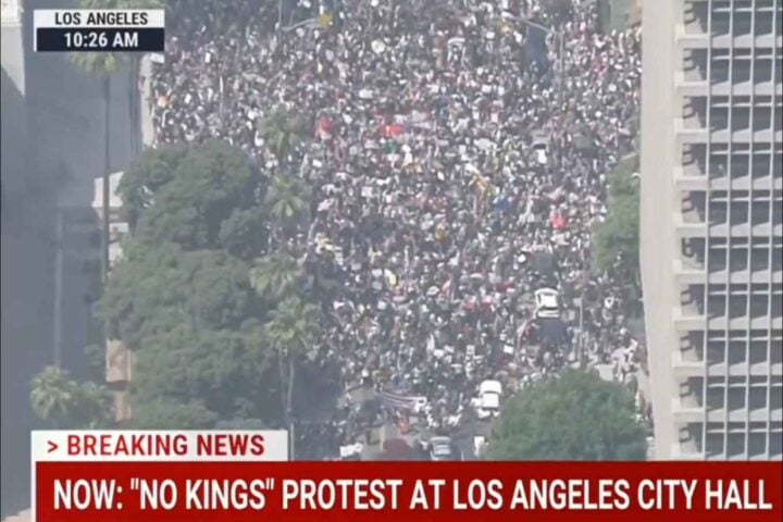 LA Protest Photo Source: @Christian La Mont (X, formerly Tweet)