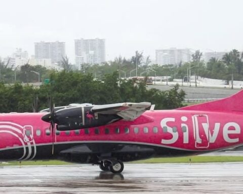 Airline: @flysilverairways, Aircraft: ATR42-600, Registration: N405SV, Airport: SJU/TJSJ. Photo Source- @josliel.photography (Instagram)