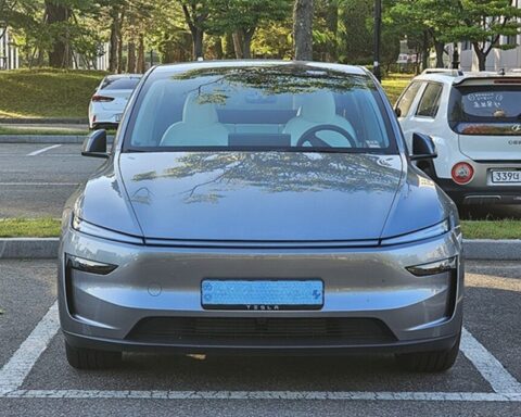 Tesla Model Y Dual Motor First Edition Juniper Quicksilver. Photo Source: Damian B Oh, CC BY 4.0