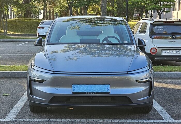 Tesla Model Y Dual Motor First Edition Juniper Quicksilver. Photo Source: Damian B Oh, CC BY 4.0