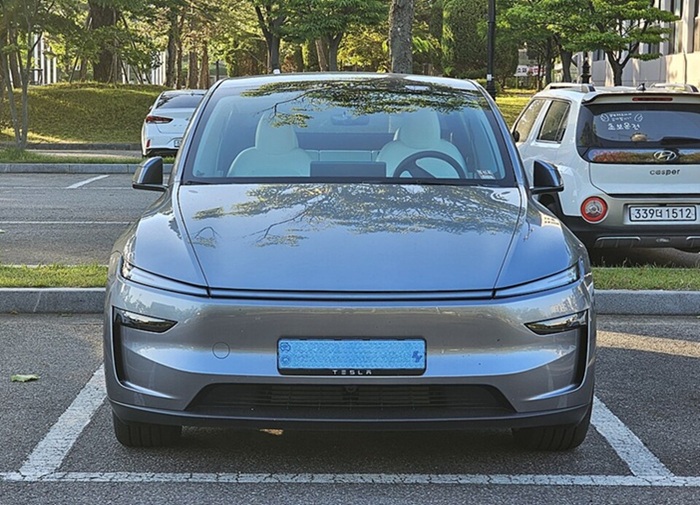 Tesla Model Y Dual Motor First Edition Juniper Quicksilver. Photo Source: Damian B Oh, CC BY 4.0