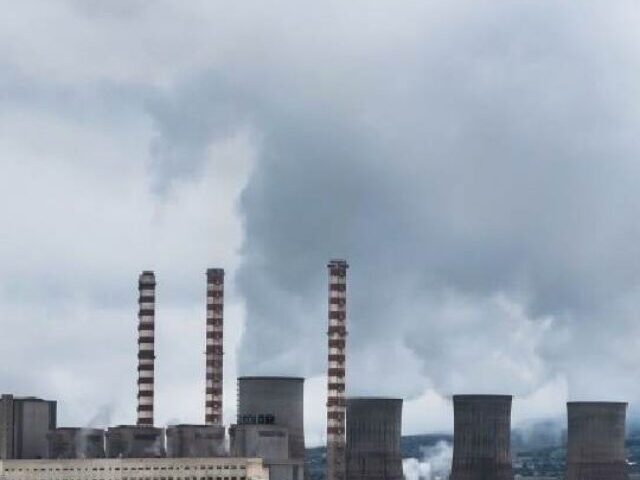 cropped-68-Coal-Plants-Get-Email-Pass-to-Dodge-Clean-Air-Act-Standards-Under-Trump.jpg