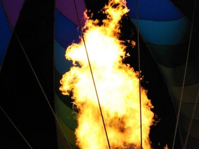 Hot Air Balloon. Photo Source: Heartlover1717 (CC BY-NC-ND 4.0)
